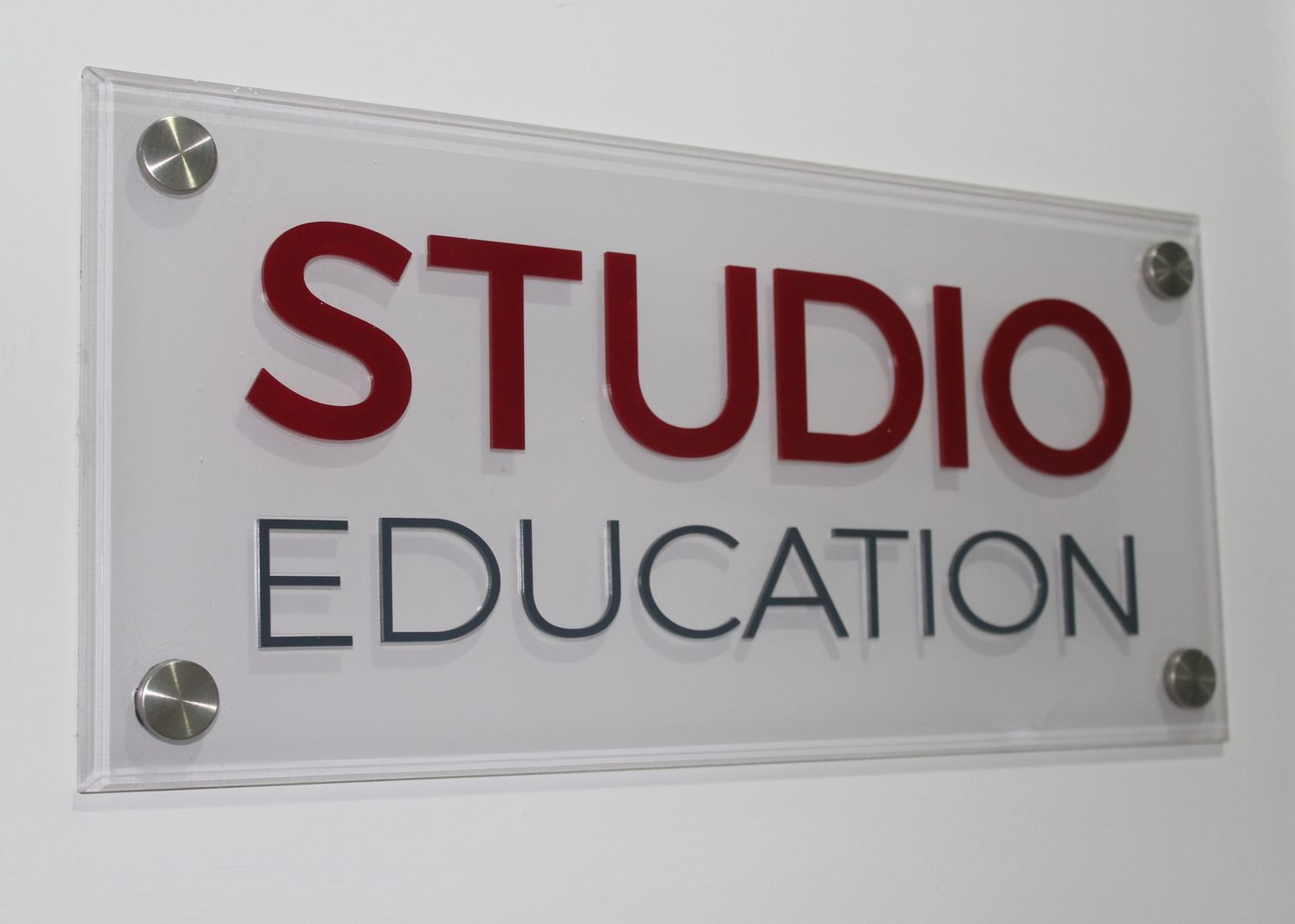 Studio Education 学习中心标识